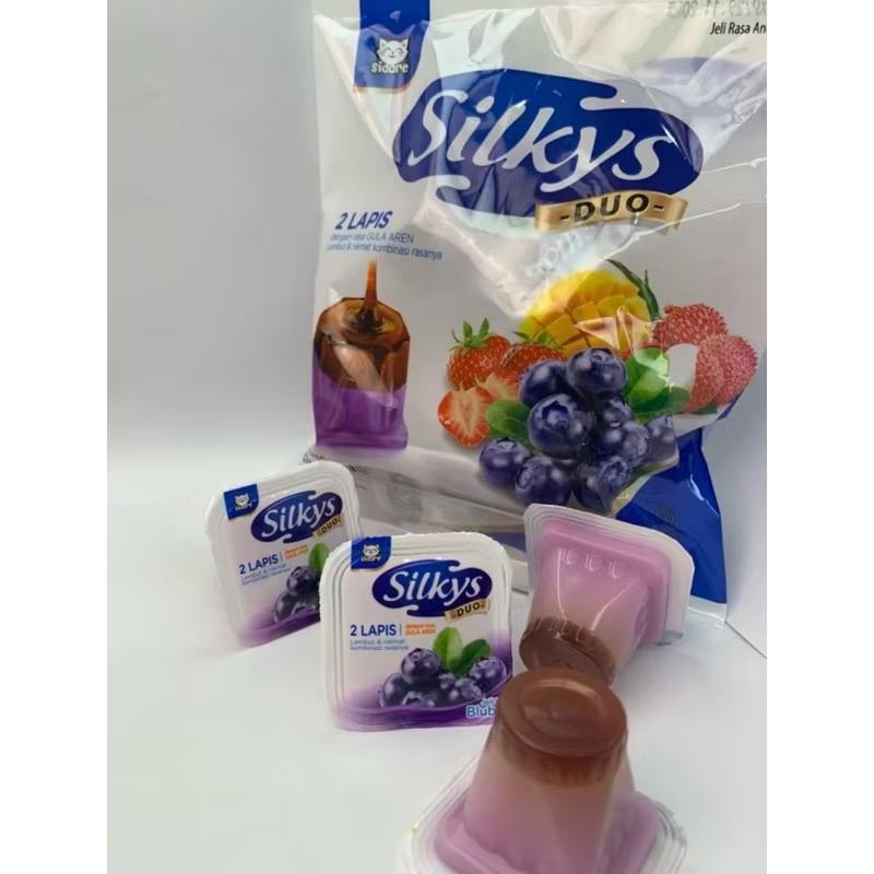 ￼SNACK VIRAL SILKYS PUDING DUO JELI RASA STROBERI BLUEBERRY [ 1 BUNGKUS ISI 10 PCS @26G] | SILKYS JELI RASA ANEKA BUAH DENGAN RASA GULA AREN 1