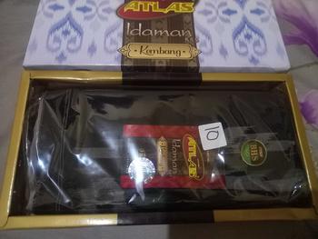 Product Review of Sarung Atlas Idaman Kembang - Motif BHS Hitam Batik from y**n 1