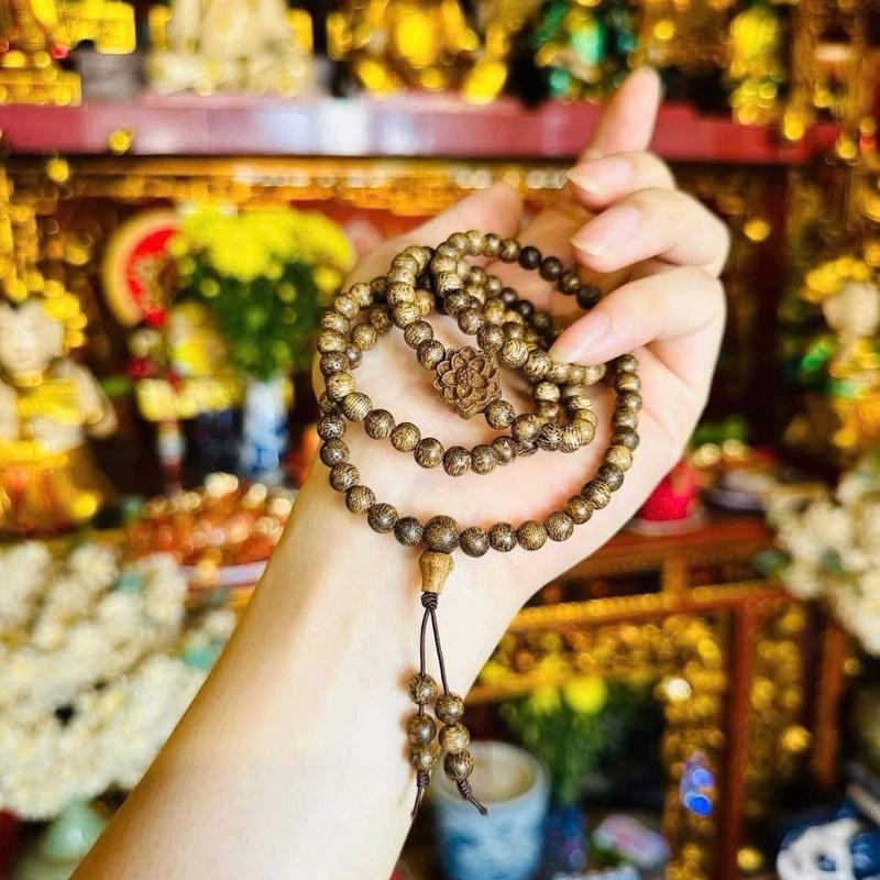  Vòng tay chuỗi trầm hương 108 hạt mix hoa sen 6li   Tặng mèo thần tài+ hộp đựng   