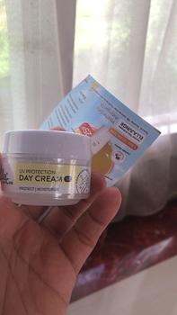 Product Review of Ella Skincare Day Cream SPF 30 with UV Protection - Melindungi Kulit dari Sinar Matahari, Aman utk Semua Jenis Kulit from S**e 0