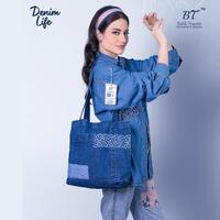 Gambar BATIK TRUSMI Denim Life Series Freebies Denim Kombinasi Batik - Tote Bag Light dari BT Batik Trusmi Official Kab. Cirebon 1 Tokopedia