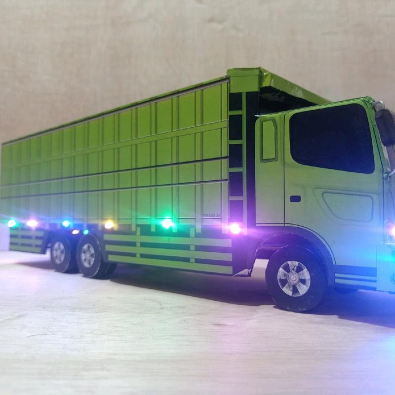 mainan anak minaitur truk tronton hino hijau full lampu Hadiah Kado Miniatur Toy 4