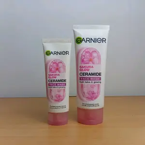 GARNIER  SAKURA GLOW CERAMIDE FACE WASH KULIT HALUS & GLOWING