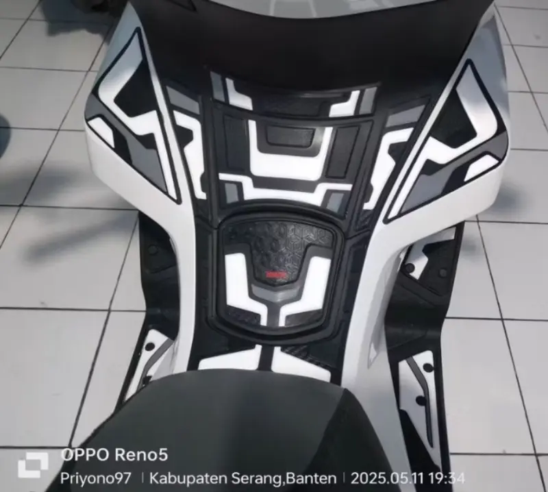 KM272 TANKPAD/DECKPAD MOTOR HONDA PCX 160 ROADSYNC/ABS/CBS TAHUN 2021 - 2025 BAHAN KARET PREMIUM 4