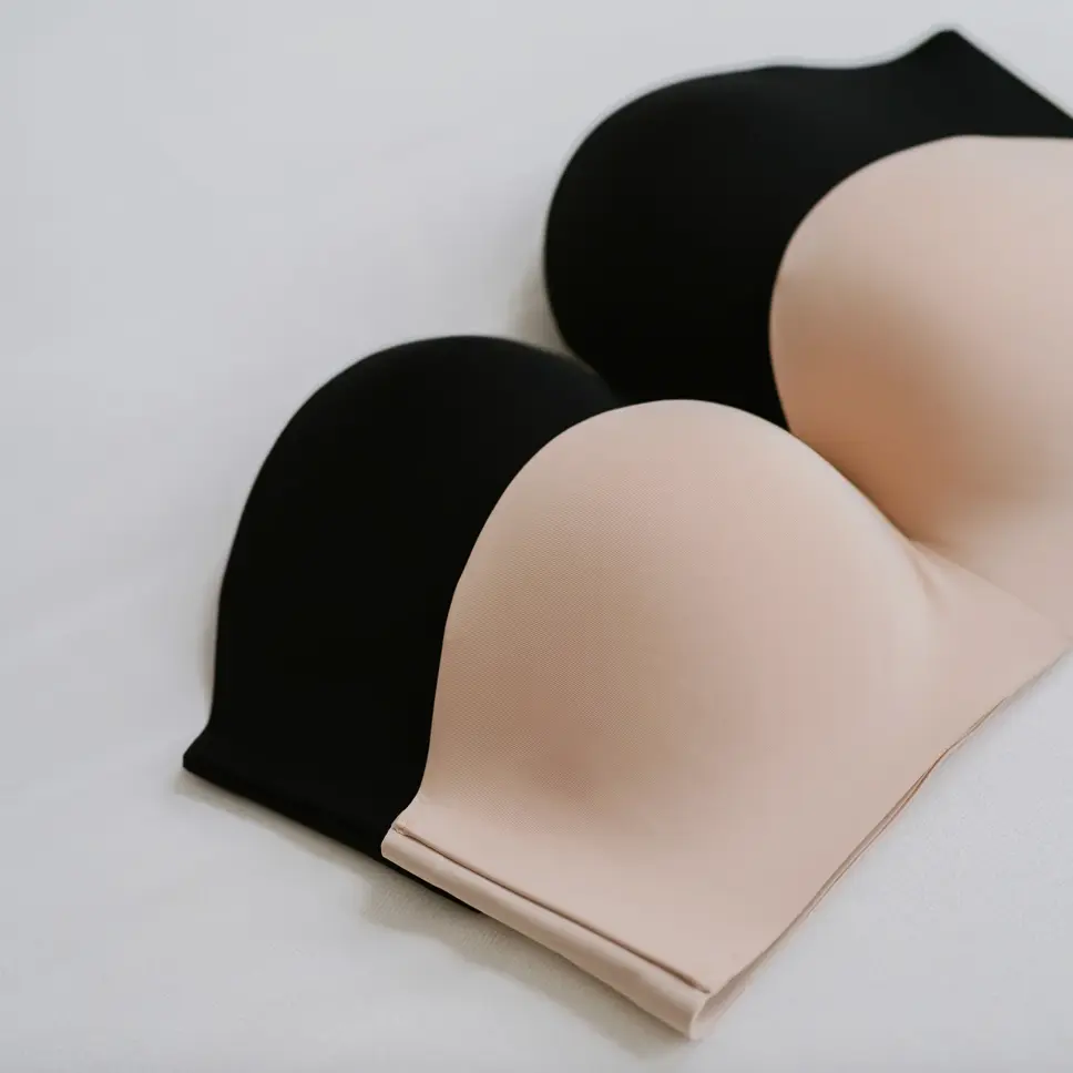 The 365 Diamond Side Clasps Anti-Slip Seamless Strapless Wireless Bra