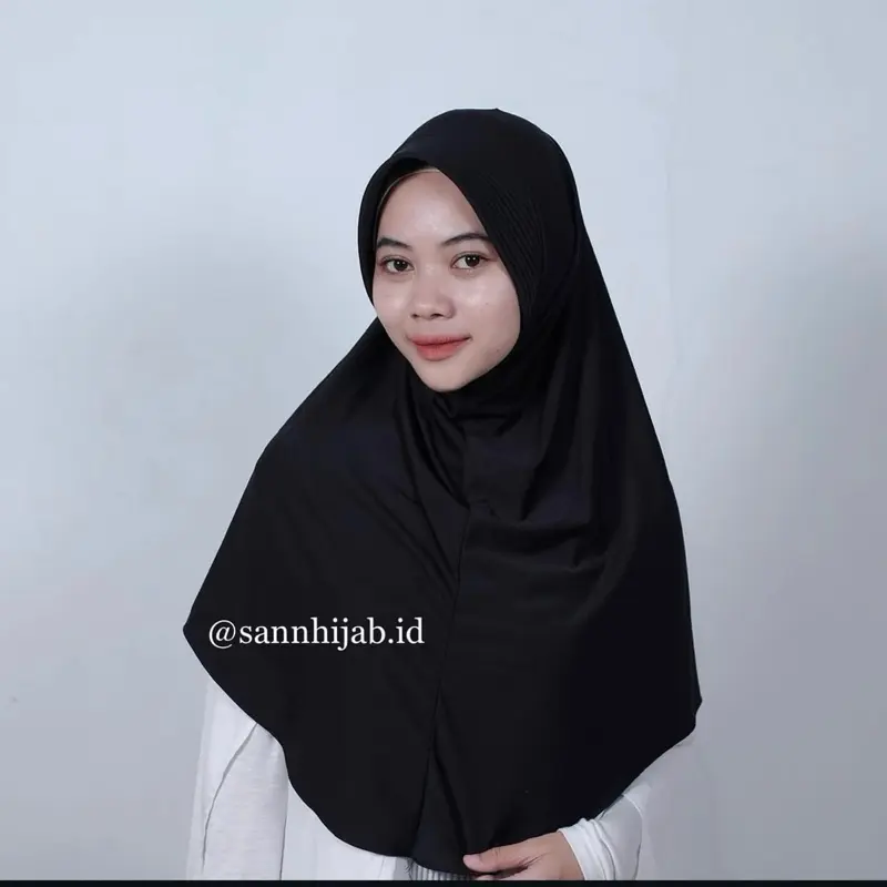 Hitam