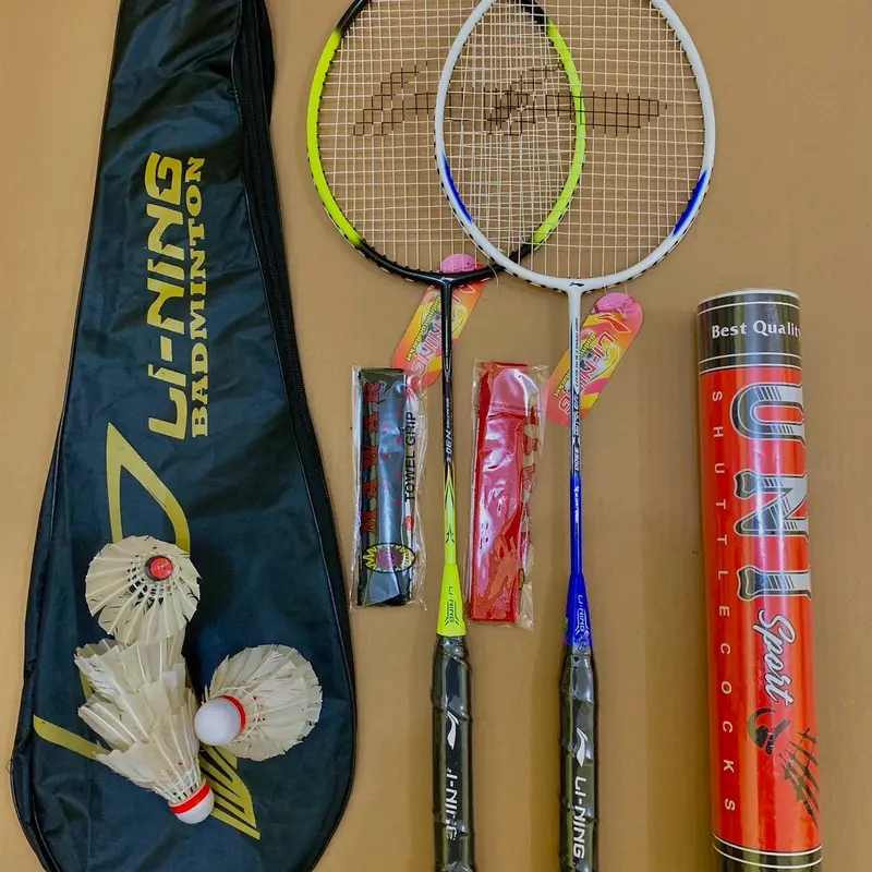Raket badminton lining paket komplit ( 2 raket + 1 tas + 2 hand grip + 1 slop kok ) 0