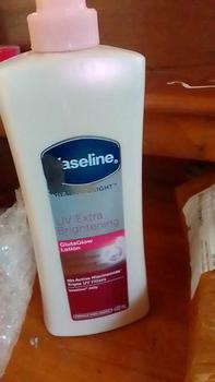 Product Review of Vaseline UV Extra Brightening Gluta Glow 400ml from 🦋**🦋 1