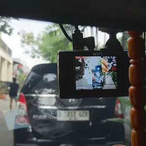 【8.8 Mega Sale】Dashcam Mobil WiFi 3 Kamera Resolusi 1080p HD Layar 2 Inci Night Vision Dual Lens Perekaman Loop 24 jam WIFI Koneksi Smartphone Car