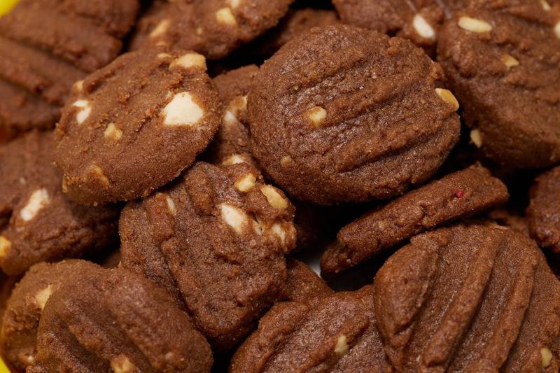 Product Introduction of Choco Albab Trio Cookies | Flavoured Snack | Red Velvet, Dark Chocolate & Famous Mocha | Butter Cookies With Almond Nibs | SG Ready Stock | Great for dips | Crushed Ice Blended Toppings | Kuih Raya cookie 5