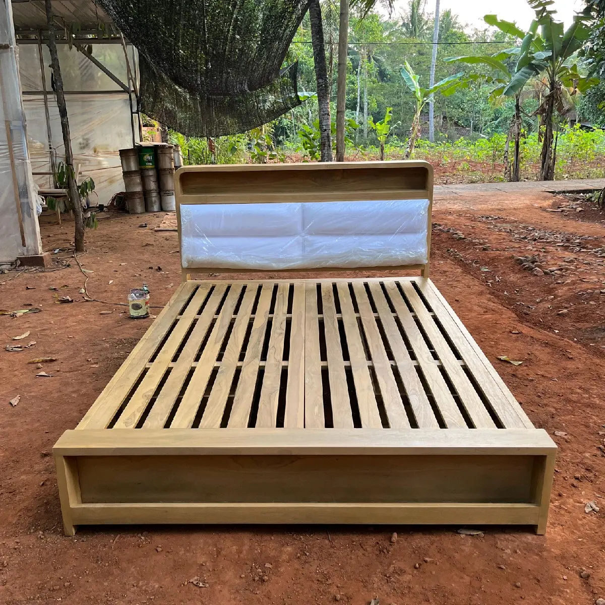 divan kayu jati / tempat tidur aesthetic Kayu