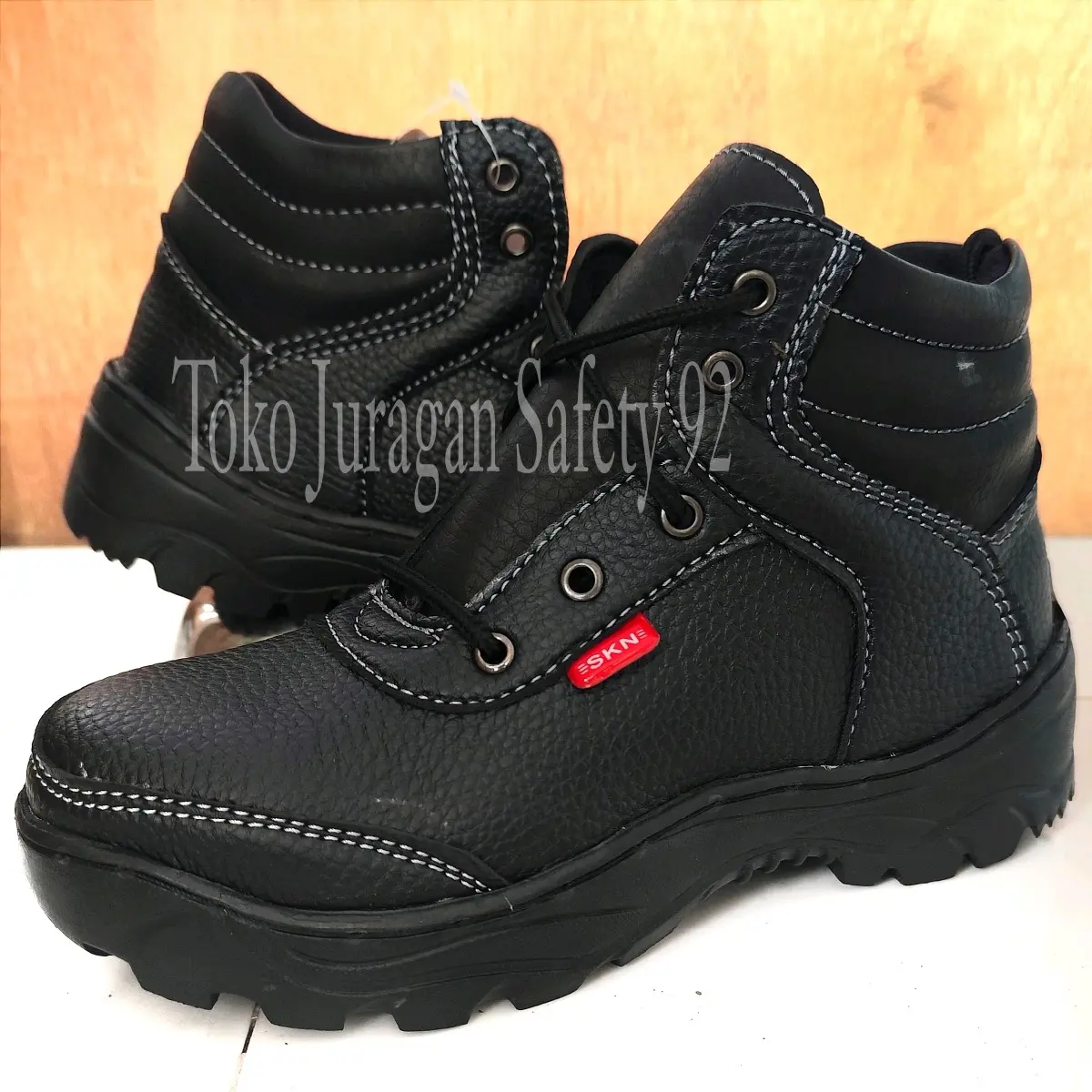 Sepatu Safety King Kerja Proyek Kitchen Sekolah Kantor Pertamina Tambang Batubara Kulit Buatan Ujung Besi Pelindung Kaki Anti Slip Sol Karet Hitam Sepatu Shoes Terbaik Boots