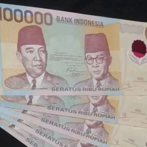 Koleksi uang 100000 rupiah tahun 1999 UNC