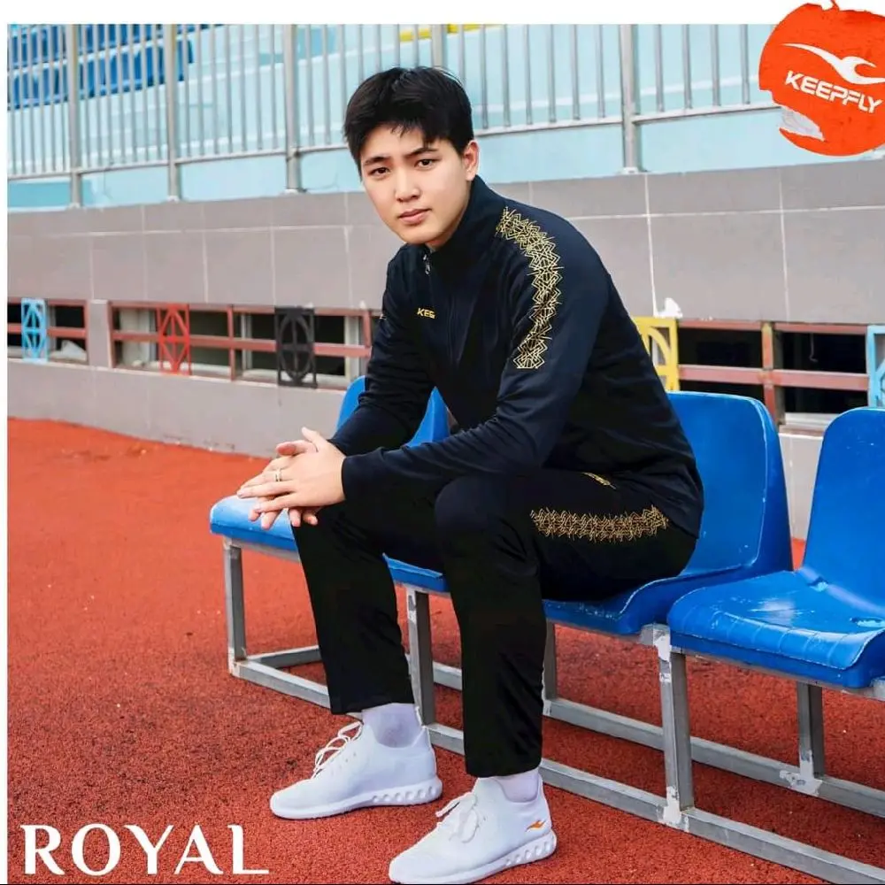 Áo khoác Royal - Áo khoác thể thao- Hàng chính hãng- Sang xịn mịn. Nam nữ
