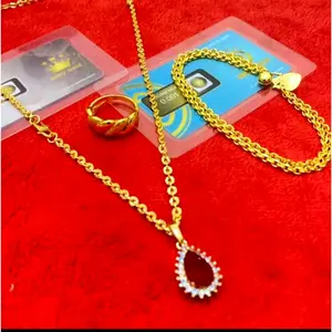 Set Perhiasan Wanita Liontin Mata Merah Cantik - Tahan Lama dan Tidak Berkarat Emas Kulit