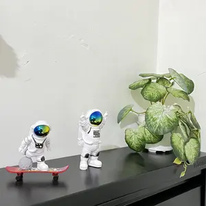 4 buah set Asli Pasokan Langsung Astronot Boneka Astronot Patung Ornamen Hadiah Mainan Meja Deskto