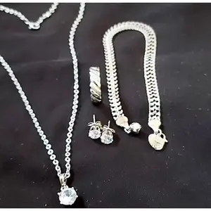SET PERHIASAN SILVER KELABANG MATA SATU TITANIUM ANTI LUNTUR Dengan Kalung Anting Dan Gelang Cocok Untuk Hadiah