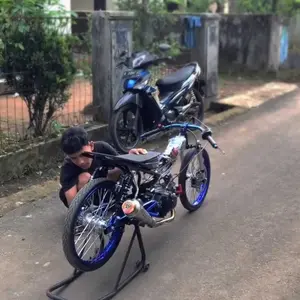 Gaya Amerika Merek Trendi Alfabet Inggris Coretan Pencetakan Baju Atasan Wanita Terbaru Kaos Pria Oversize Couple T Shirt Vintage