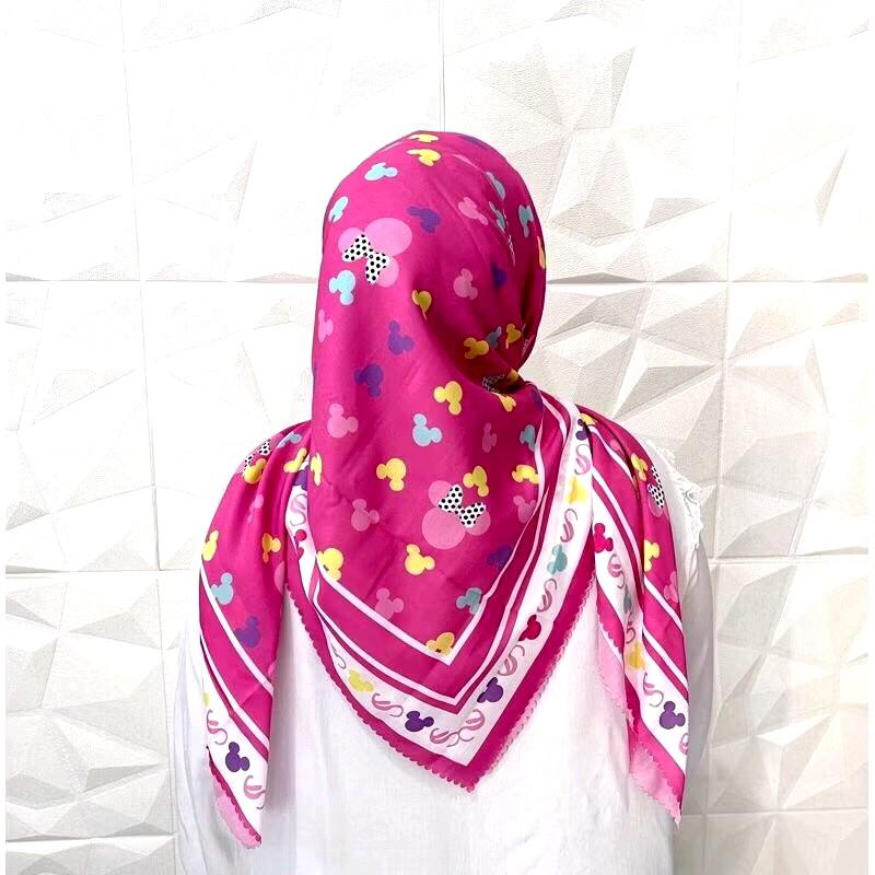 KERUDUNG HIJAB MOTIF MICKEY MOUSE SEGI EMPAT VOAL PREMIUM TERBARU Katun Muslim Square 9