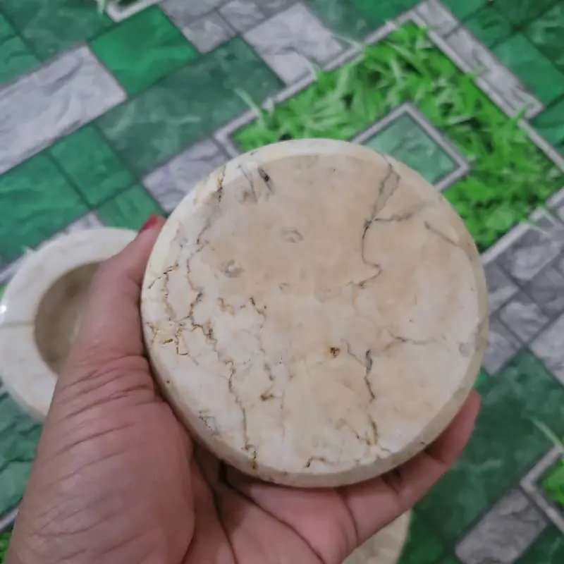Asbak aestetic yang terbuat dari batu marmer 4