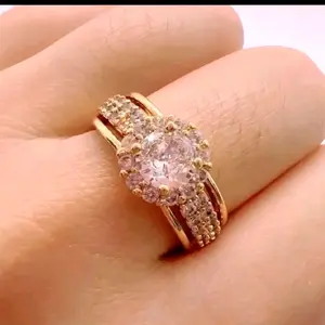 Cincin Titanium Permata Merah Jambu untuk Wanita Dewasa Anti Karat Anti Luntur Desain Simpel Elegan dengan Sentuhan Mewah