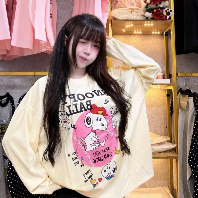 Áo thun dài tay Snoopy Ball - Thiết kế đáng yêu, phong cách thời trang nam nữ màu vàng gà non đáng yêu