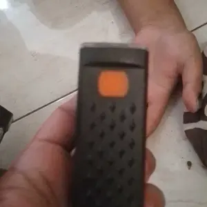 Lampu Depan Sepeda LED Varian LED Varian Hitam Putih Anti Air Dapat Disi ulang USB Cahaya Terang