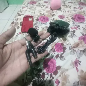 MICROPHONE MIC CLIP ON HP KONTEN CREATOR / VLOGGER / YOUTUBER