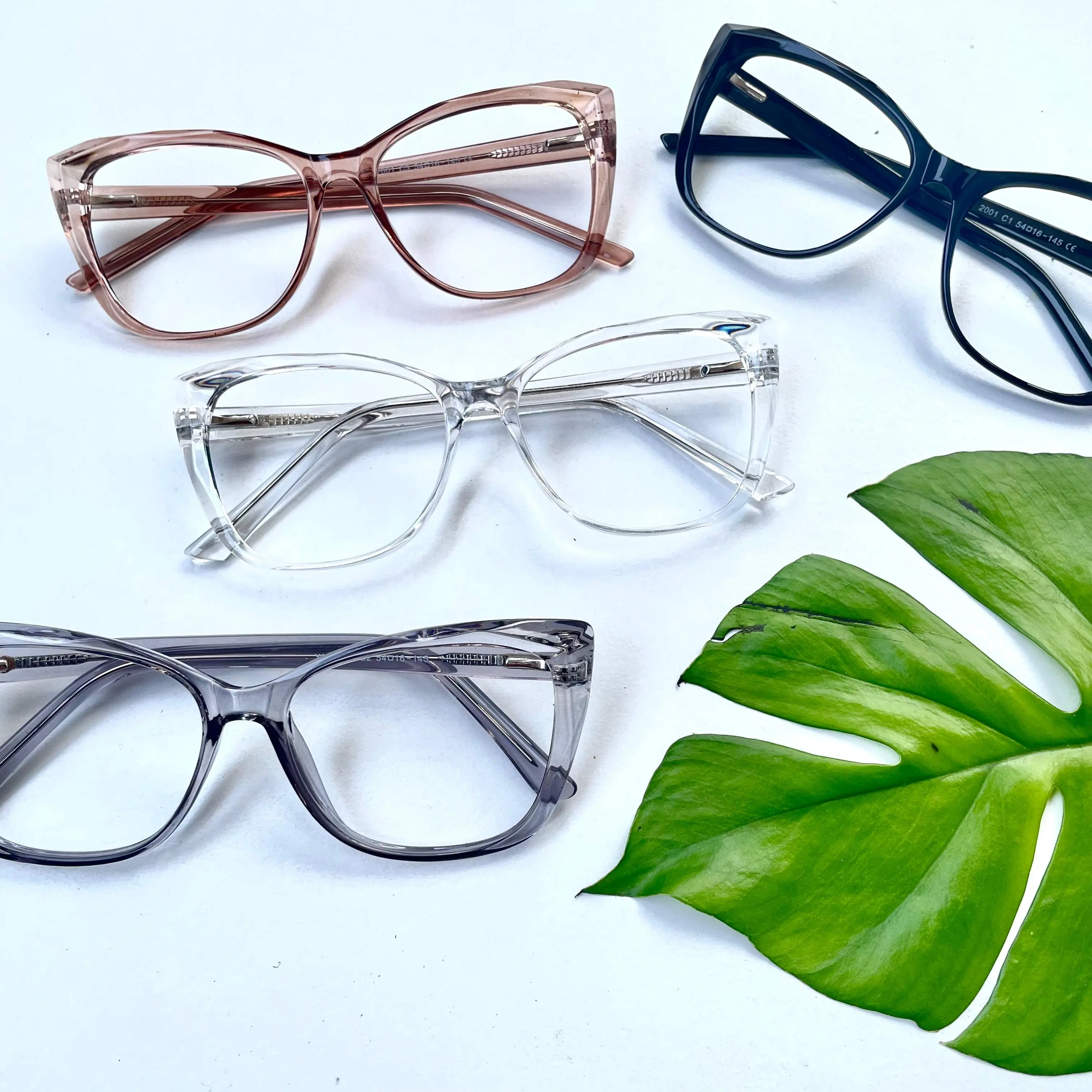 {BELI 1 PCS MINUS GRATIS 1 KACAMATA NORMAL}Kacamata Cat Eye Fashion Lensa Photocromic & Antiradiasi Minus & Normal Frame Wanita Bluecromic Hitam Plastik Eyewear Glasses Titanium Kacamata Cateye. kacamata kuda wanita Blueray