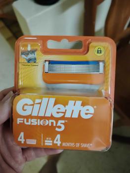 Product Review of Gillette Fusion5 Razor Cartridges 4s from S**8 0