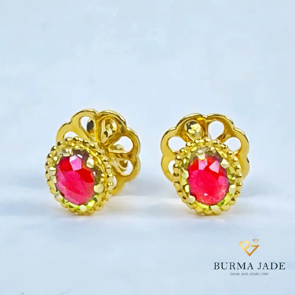 Gold Earrings with Natural Ruby ( Mogkok Myanmar )