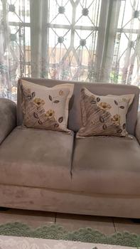 Product Review of SET SARUNG BANTAL SOFA COKLAT uk.40x40/ uk.45×45 ,isi 5 sarung bantal + 1 taplak meja from Y**. ** 0