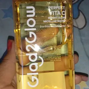 [New] Glad2Glow PERFECT VC BRIGHT GLOW MICELLAR WATER 130ml/ 230ml/ 300ml-Pembersih Wajah Vita C Citrus Junos Untuk Menghapus Makeup Waterproof Membersihkan Kotoran Mencerahkan Melembabkan Kulit Sensasi Segar Glowing Tidak Lengket All Skin Type VITA C