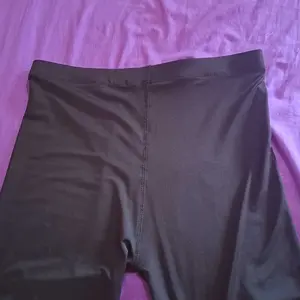 3 Pcs Celana Shot Wanita Dewasa Spandek Premium Legging Pendek Shortpants Muat Maks BB 125kg