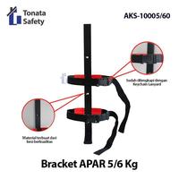 Gambar Bracket APAR 5 Kg - 6 Kg / Bracket Pemadam Api 5-6 Kg / Bracket Fire Extinguisher / Bracket APAR Tembok / Dudukan APAR Anti Karat / Aksesoris Pemadam Kebakaran / Bracket APAR Safety / Dudukan Tabung 5 Kg 6 Kg - 5 Kg  dari Tonata Indonesia Kab. Tangerang 1 Tokopedia