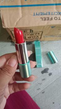 Product Review of Wardah Exclusive Moist Lipstick - Warna Intense dengan Natural Moist dan Glossy Finish - Dilengkapi Vitamin E yang Melembabkan Bibir - Tekstur Halus from L**a 1