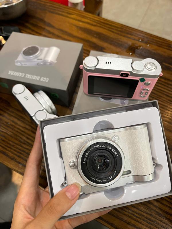 [ Tặng Thẻ Nhớ 512 GB VÀ FULL PHỤ KIỆN + HÌNH DÁN STICKER CỰC DỄ THƯƠNG ] Máy Ảnh Kỹ Thuật Số Selfie Camera Kép TRƯỚC SAU Mini Digital 4K Video Retro MÁY ẢNH CHỤP SIÊU NÉT CÓ GIẮC CỔNG CHUYỂN ĐỔI LK-003