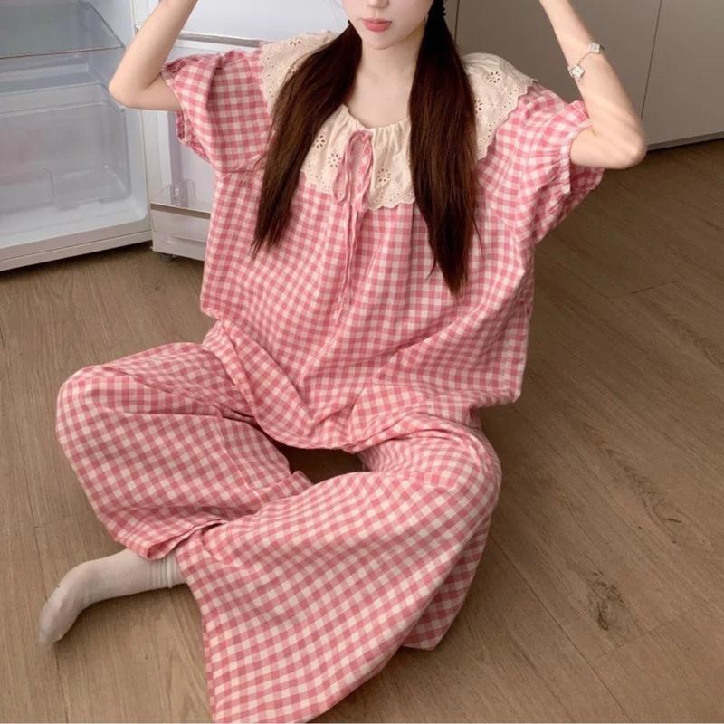 Bộ Đồ Ngủ Nữ Mặc Nhà Caro Tay Ngắn Quần Dài Form Rộng Thắt Nơ Dễ Thương Big Size Cao Cấp – PINK