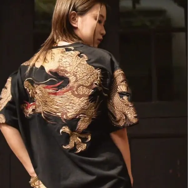 Kaos Fashion Unise Pria dan Wanita Muda dengan oversize clothing tshirt Retro Lembut Katun Kain