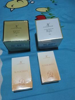 Product Review of CHALONESE Paket Skincare Sunscreen Cream Moisturizer BPOM ( Sunscreen SPF 50Pa+++ + Day & NIght Cream) Pelembab Wajah Anti-UV Facial Hitam from i**1 1