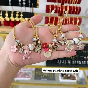 Gelang dengan Keindahan dan Karakter Unik