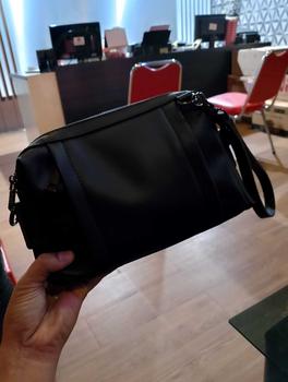 Product Review of Tas Selempang Pria Kulit Tas Tangan Clutch Bag Pria PRAHA BLACK hitam cowok from a**1 0