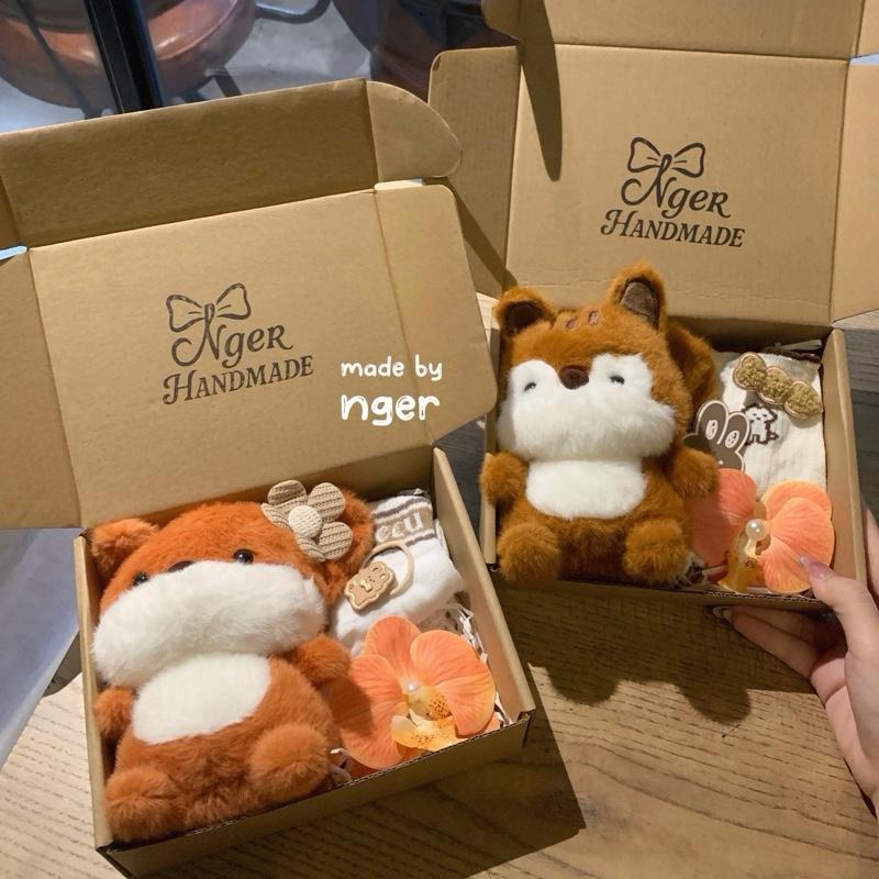  Hộp quà Gấu bông nhỏ 20cm và phụ kiện dễ thương  Tất + Kẹp random  