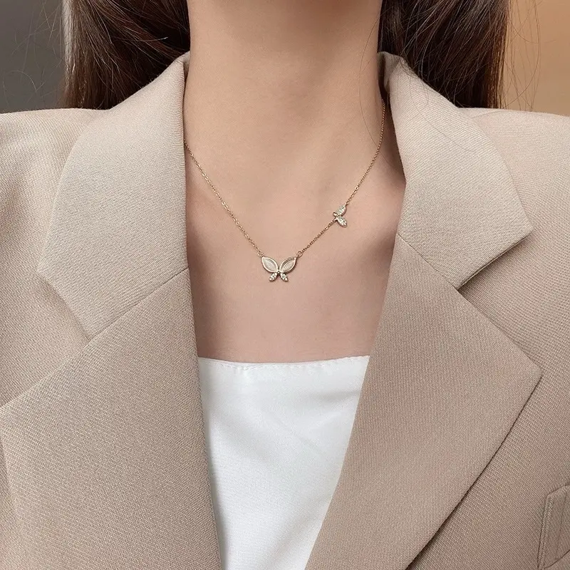 Kalung Titanium Wanita Liontin Kupu kupu Kramik Rantai Gold Anti Karat Dan Luntur Aksesoris Fashion Elegan Kekinian 5