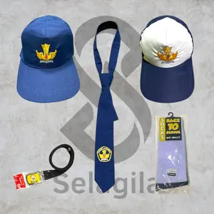 Paket Perlengkapan SMP Topi, Dasi, Sabuk dan Kaos kaki