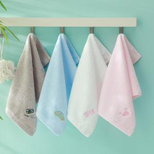 ผ้าขนหนูหน้าลายการ์ตูน 1 แพ็ค ลายน่ารัก นุ่ม ดูดซับ ผ้าเป็นมิตรกับผิว และทนทาน สีเทา สีชมพู สีฟ้า สีขาว เหมาะสำหรับใช้ในบ้าน ห้องนอน ห้องน้ำ กลางแจ้ง และโรงแรม ลายที่น่าสนใจ จำเป็นสำหรับบ้าน