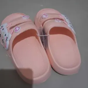 Sandal slop Anak Perempuan Model Kekinian Anti Slip labubu pemodelan