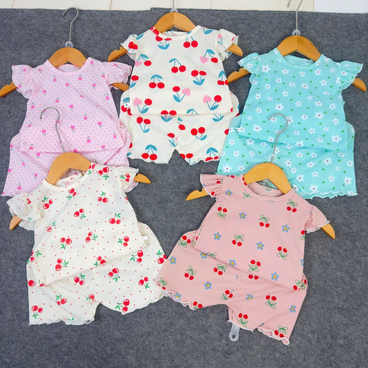 (4-24kg) Combo 05 Bộ quần áo CÁNH TIÊN vải thun tăm lụa Cho Bé  gái 4-23kg ( Giao màu ngẫu nhiên)
