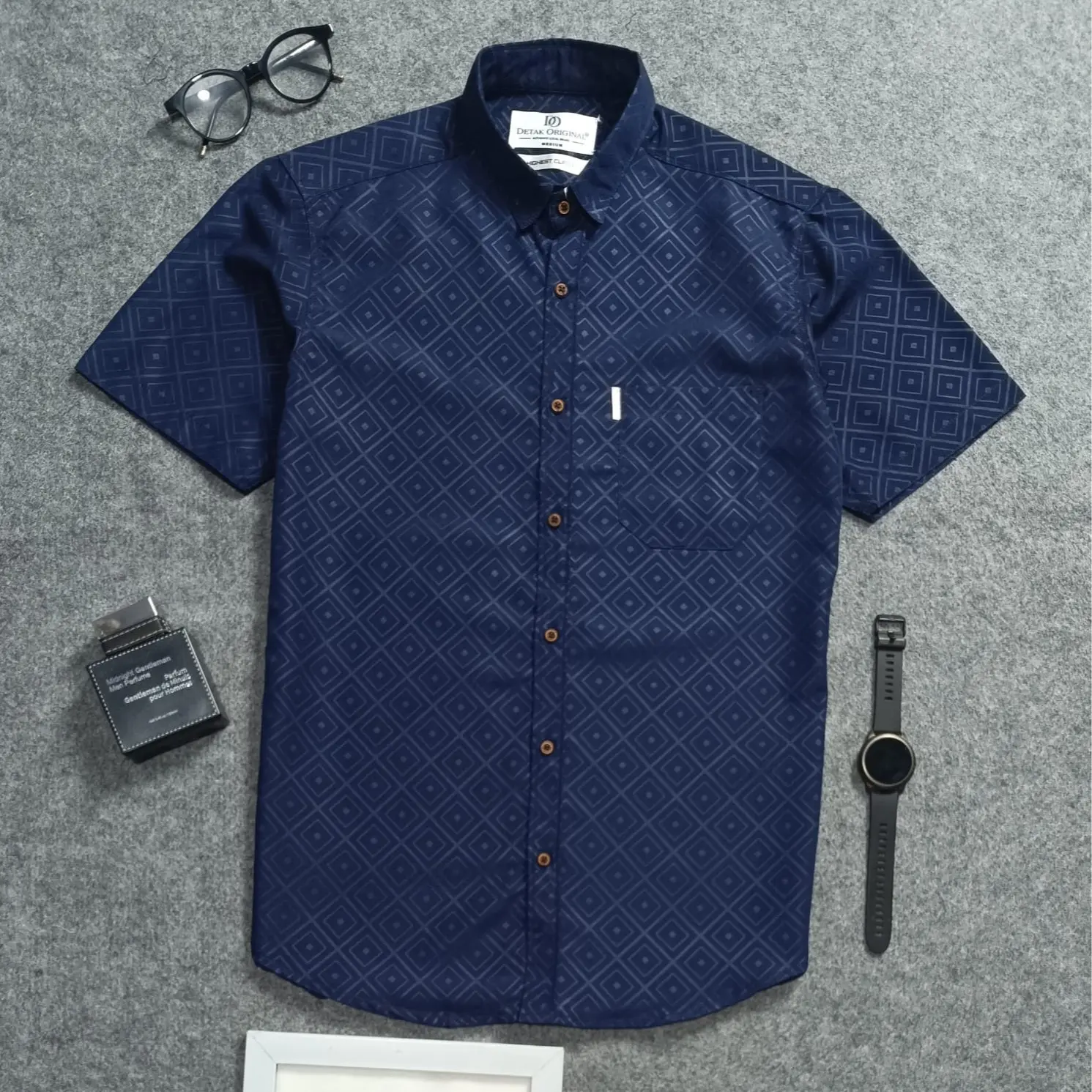 Kemeja Embos Sultan Lengan Pendek Pria Navy Casual Slim-fit
