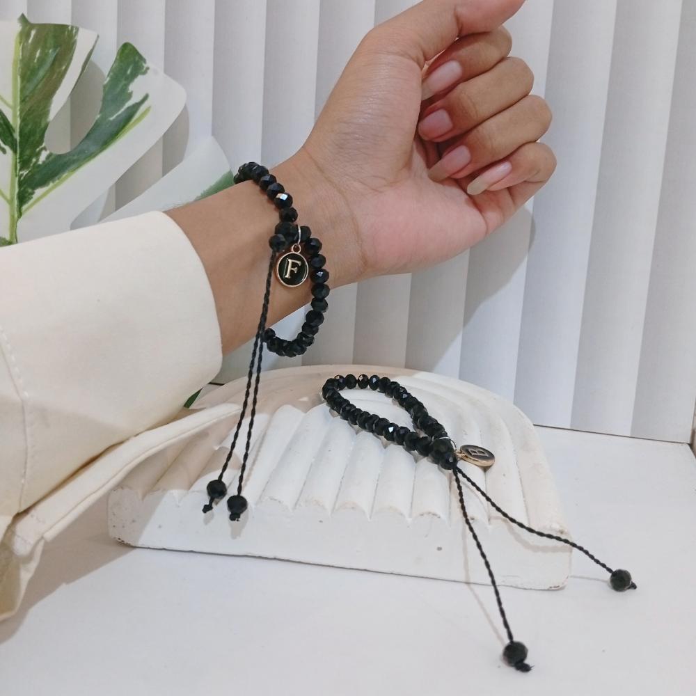 Gelang Kristal Inisial Huruf Bebas Pilih A-Z -Gelang Bulat kristal hitam